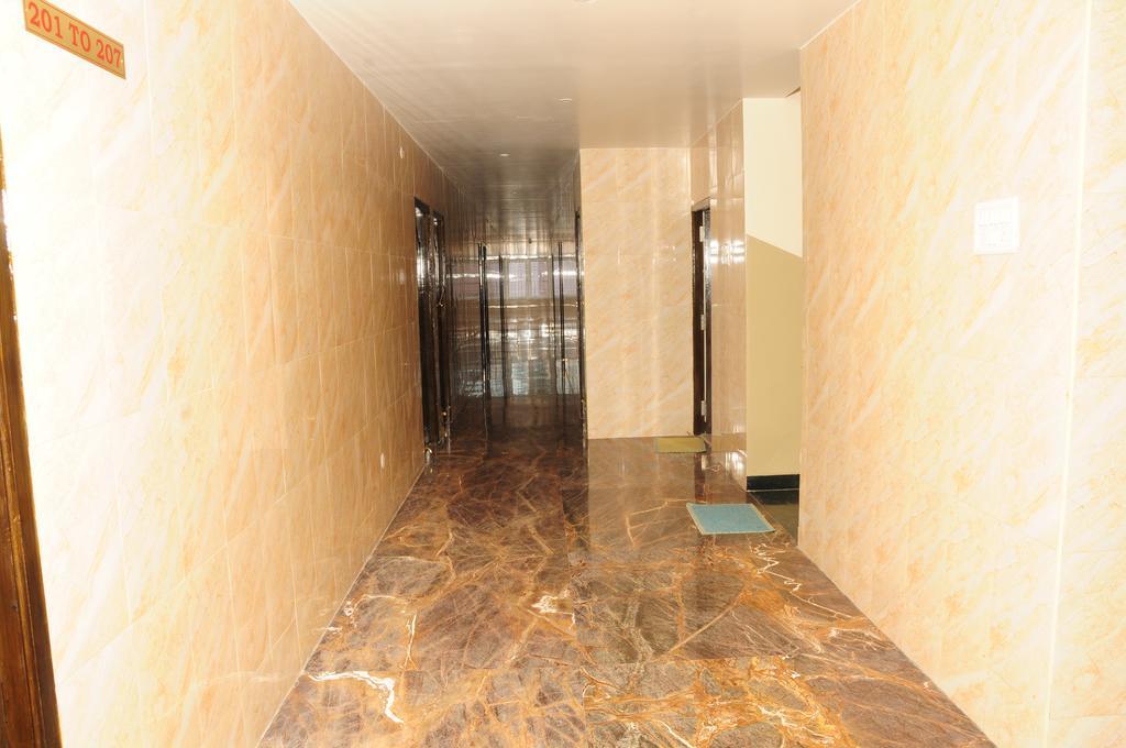 Hotel Rathnavel Towers Madras Buitenkant foto