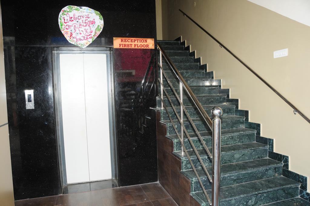 Hotel Rathnavel Towers Madras Buitenkant foto