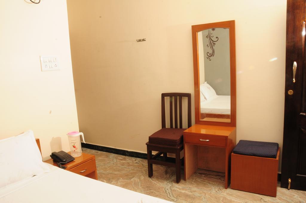 Hotel Rathnavel Towers Madras Kamer foto